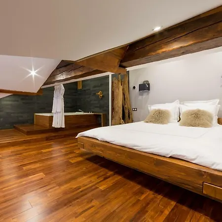 Les Suites Sainte Claire Annecy Exterior photo