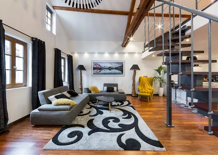 Les Suites Sainte Claire